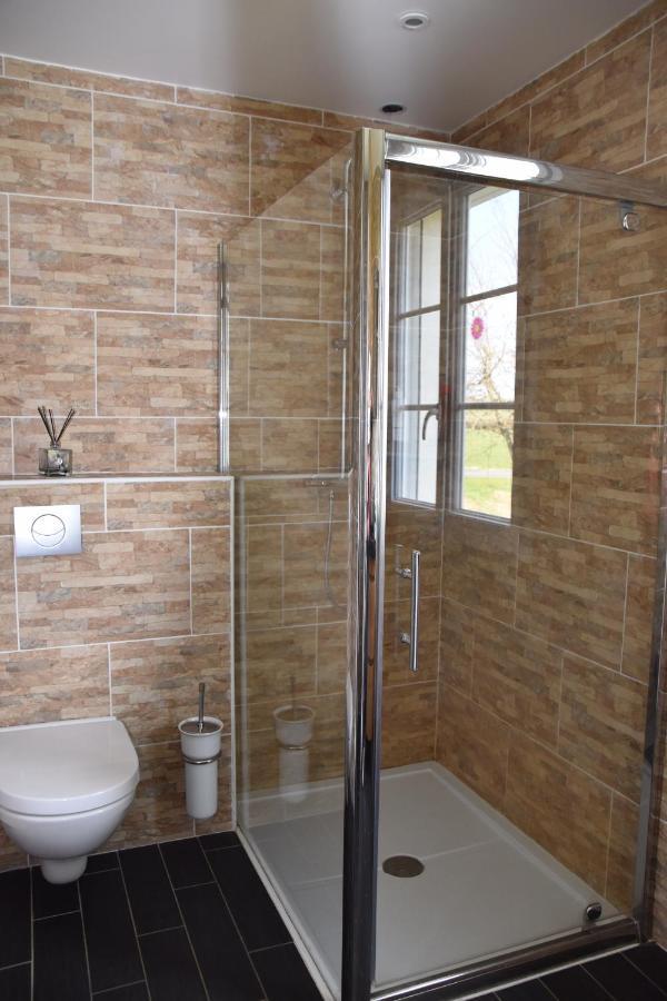 Les Rougemonts Eucalyptus Hotel Champguyon Exterior foto