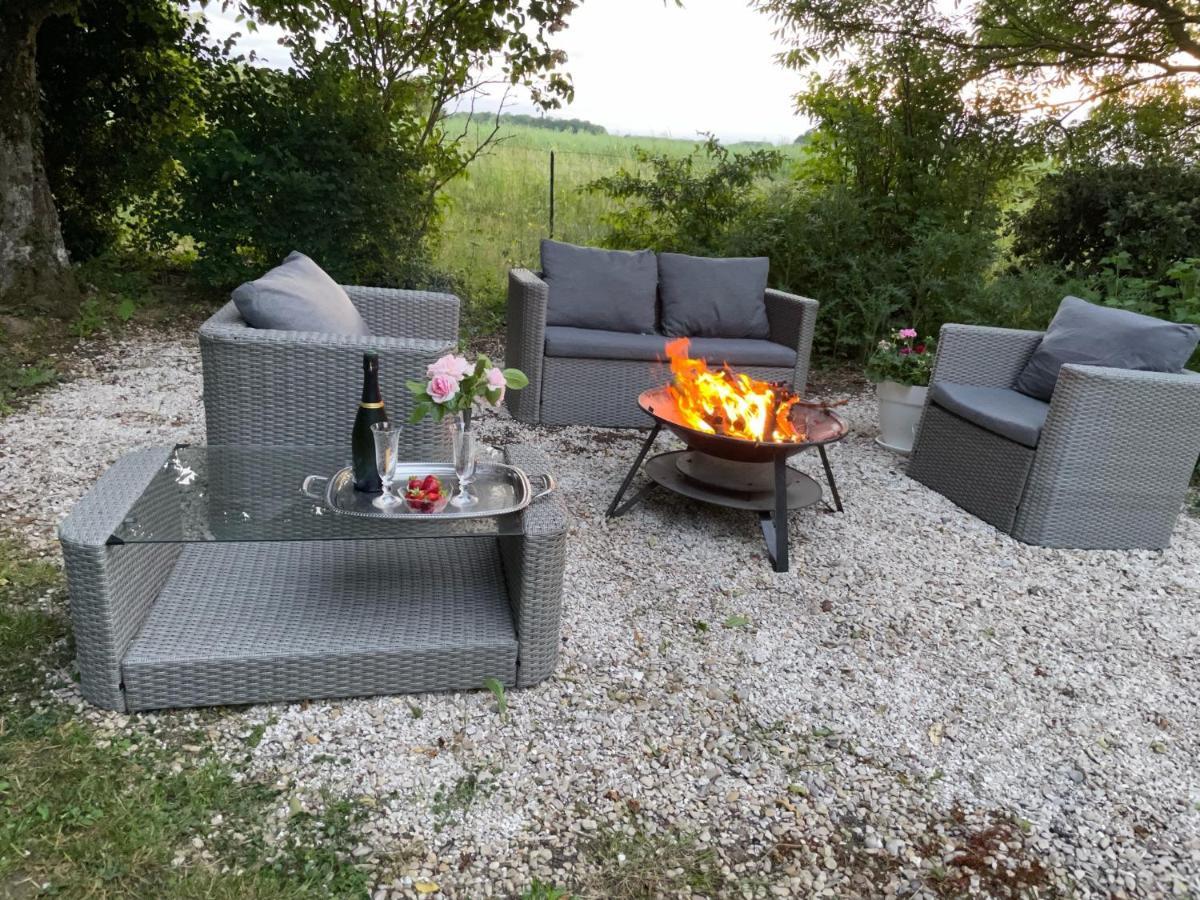 Les Rougemonts Eucalyptus Hotel Champguyon Exterior foto
