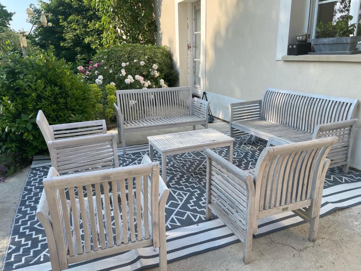 Les Rougemonts Eucalyptus Hotel Champguyon Exterior foto